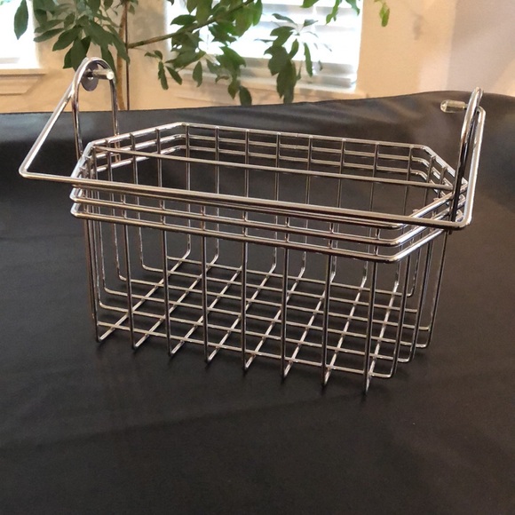 Wire Basket w/Handle and Divider - Picture 2 of 6